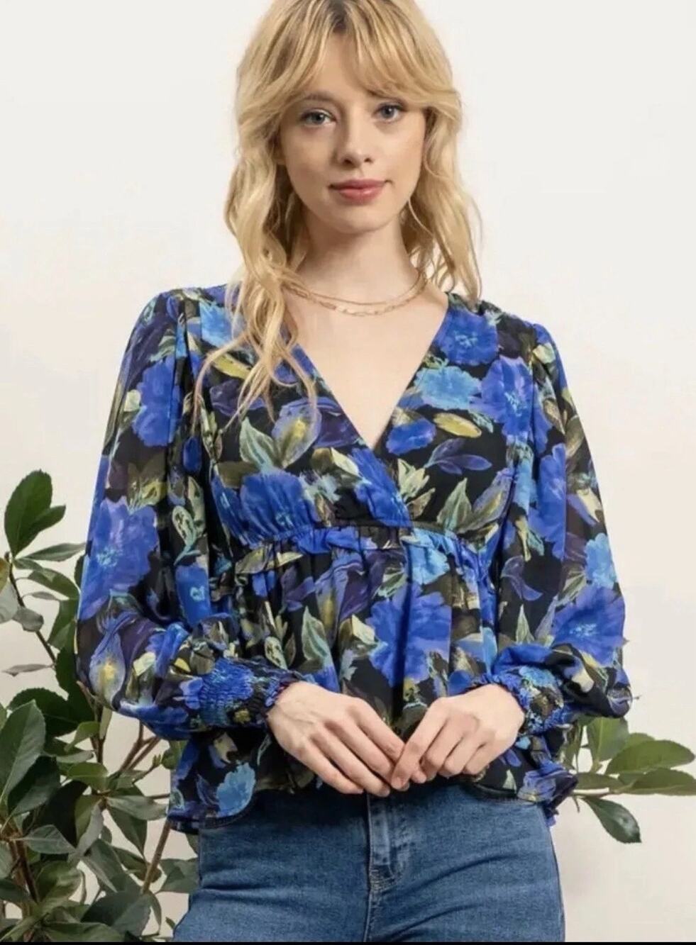 BLU PEPPER NWT $ Vibrant Blue Green V-Neck Long Sleeve Floral Top Size L